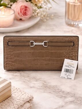 ✨️NWT Michael Kors Jet Set Croc Embossed Snap Wallet Brown✨️